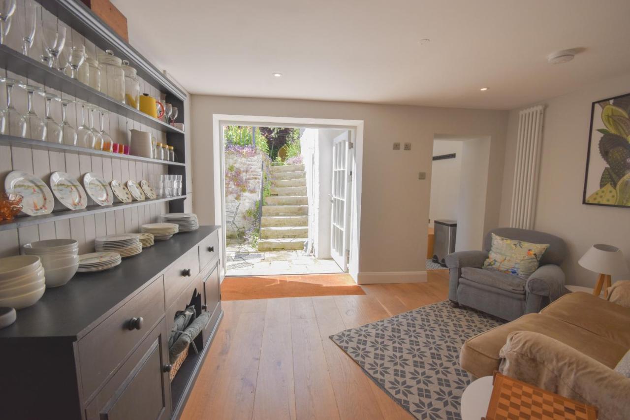 Arden Villa, Sleeps 8, Moments From The Golden Sandy Beach Of Ryde ไรด์ ภายนอก รูปภาพ