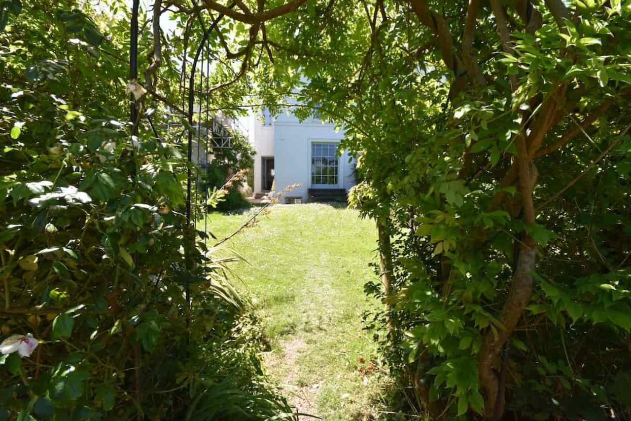 Arden Villa, Sleeps 8, Moments From The Golden Sandy Beach Of Ryde ไรด์ ภายนอก รูปภาพ